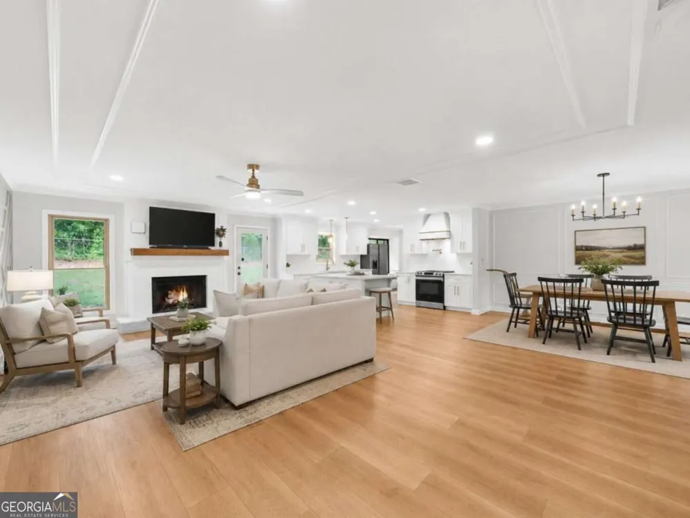 330 Monivea LN Roswell, GA 30075