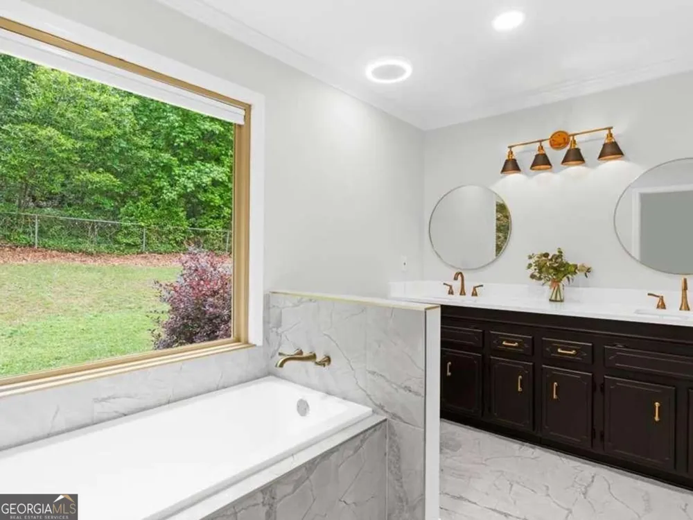 330 Monivea LN Roswell, GA 30075