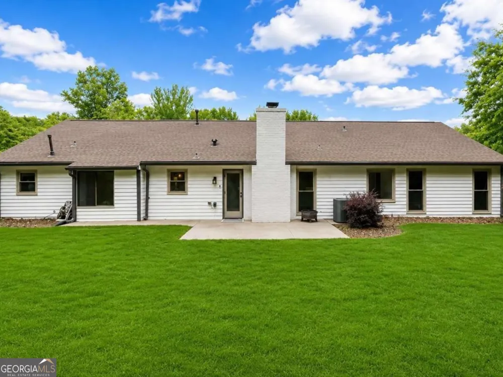 330 Monivea LN Roswell, GA 30075