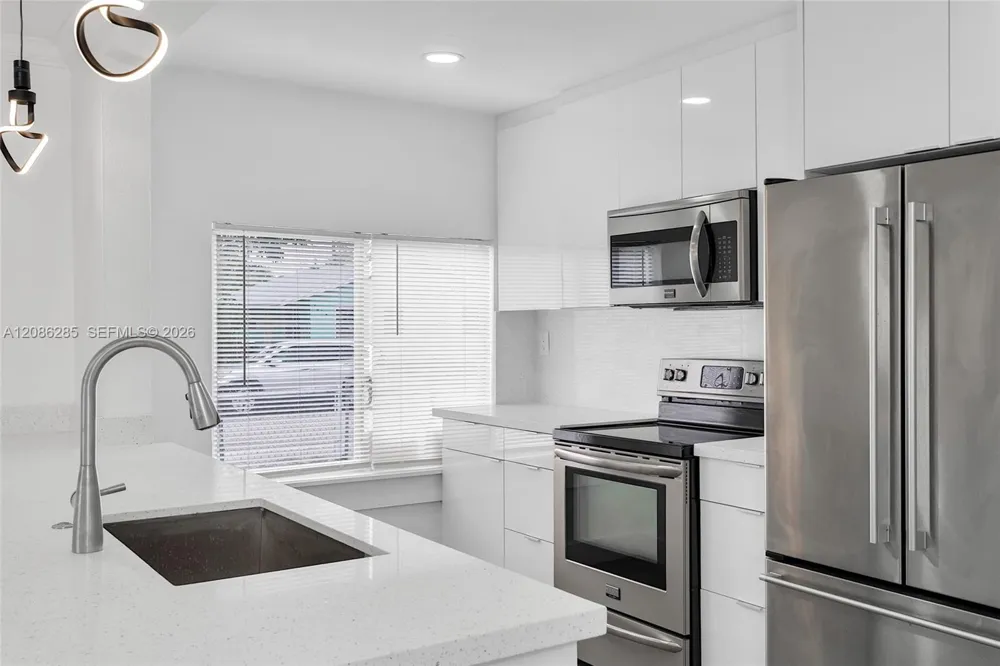 2828 NW 7th St #n/a Fort Lauderdale, FL 33311