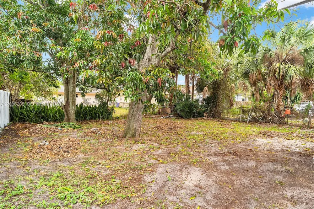 2828 NW 7th St #n/a Fort Lauderdale, FL 33311