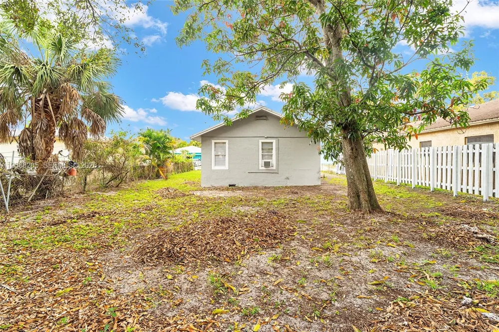 2828 NW 7th St #n/a Fort Lauderdale, FL 33311