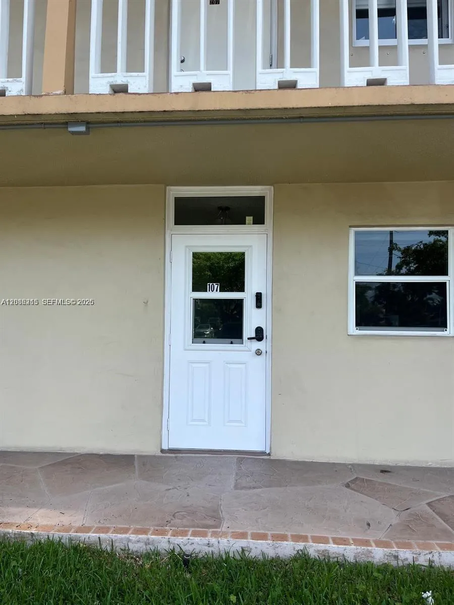 620 NE 12th Ave #107 Hallandale Beach, FL 33009