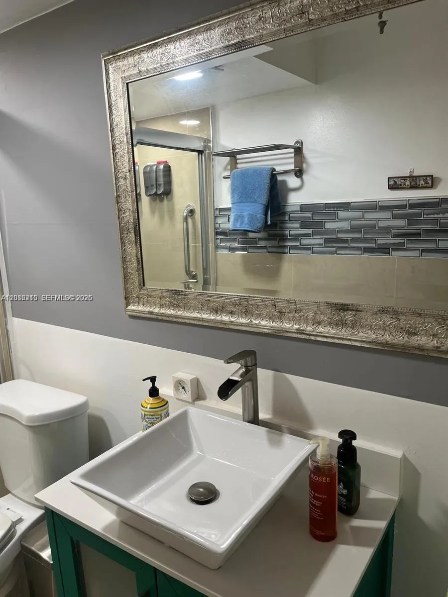 620 NE 12th Ave #107 Hallandale Beach, FL 33009
