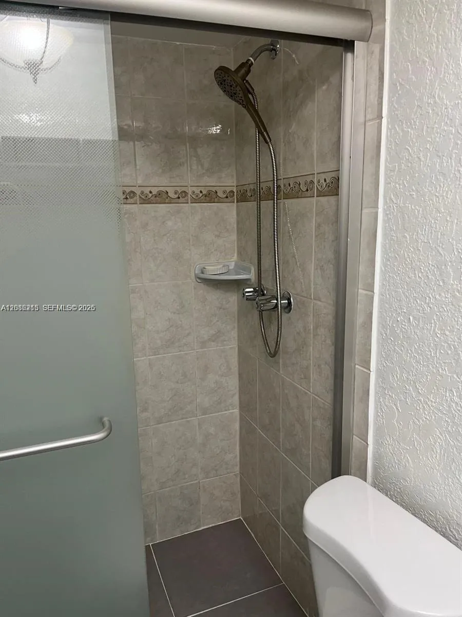620 NE 12th Ave #107 Hallandale Beach, FL 33009