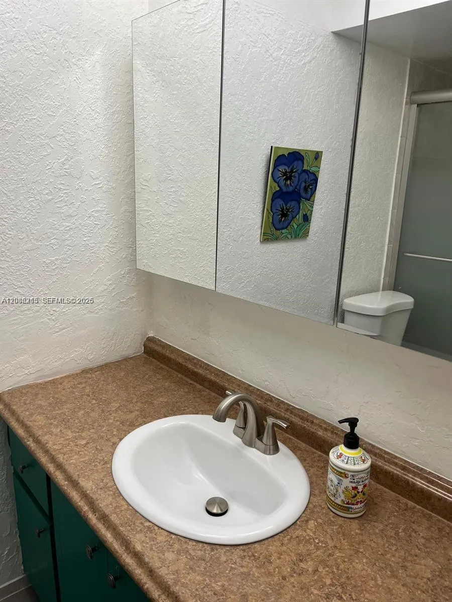 620 NE 12th Ave #107 Hallandale Beach, FL 33009