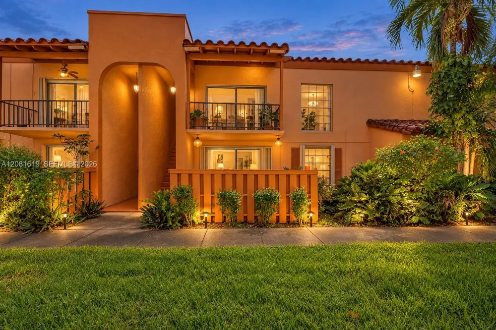 7110 Fairway Dr #L12 Miami Lakes, FL 33014