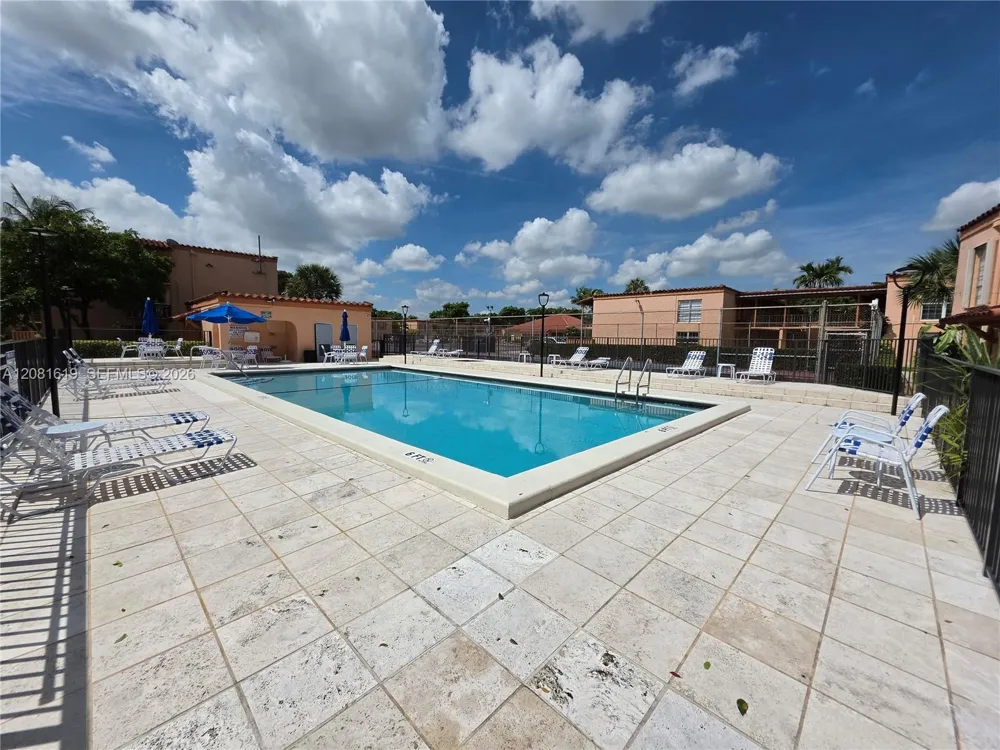 7110 Fairway Dr #L12 Miami Lakes, FL 33014