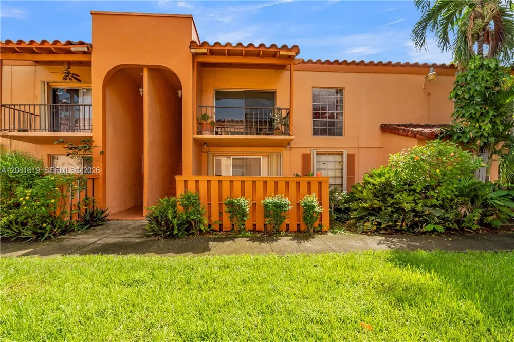 7110 Fairway Dr #L12 Miami Lakes, FL 33014