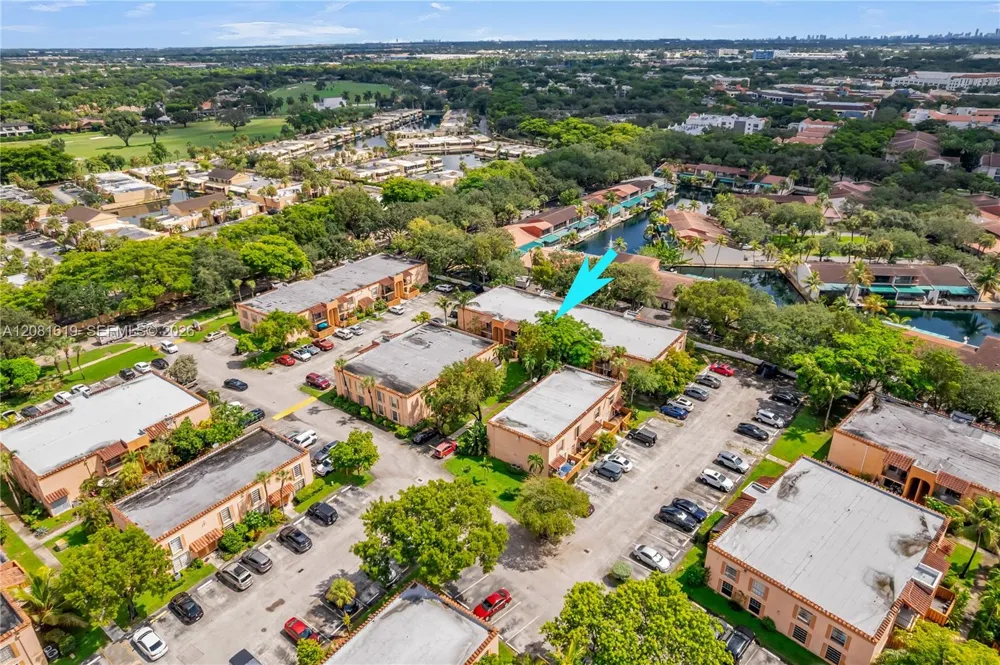 7110 Fairway Dr #L12 Miami Lakes, FL 33014