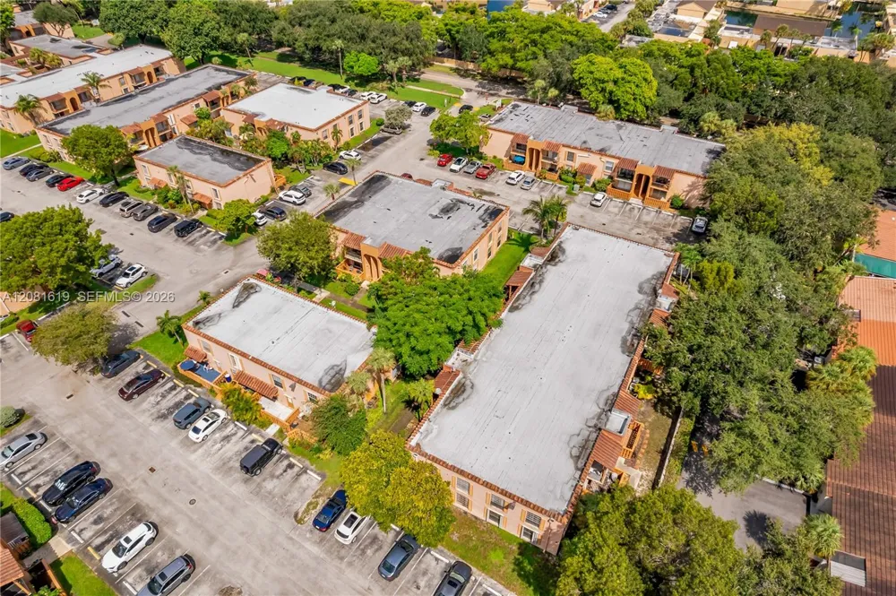 7110 Fairway Dr #L12 Miami Lakes, FL 33014