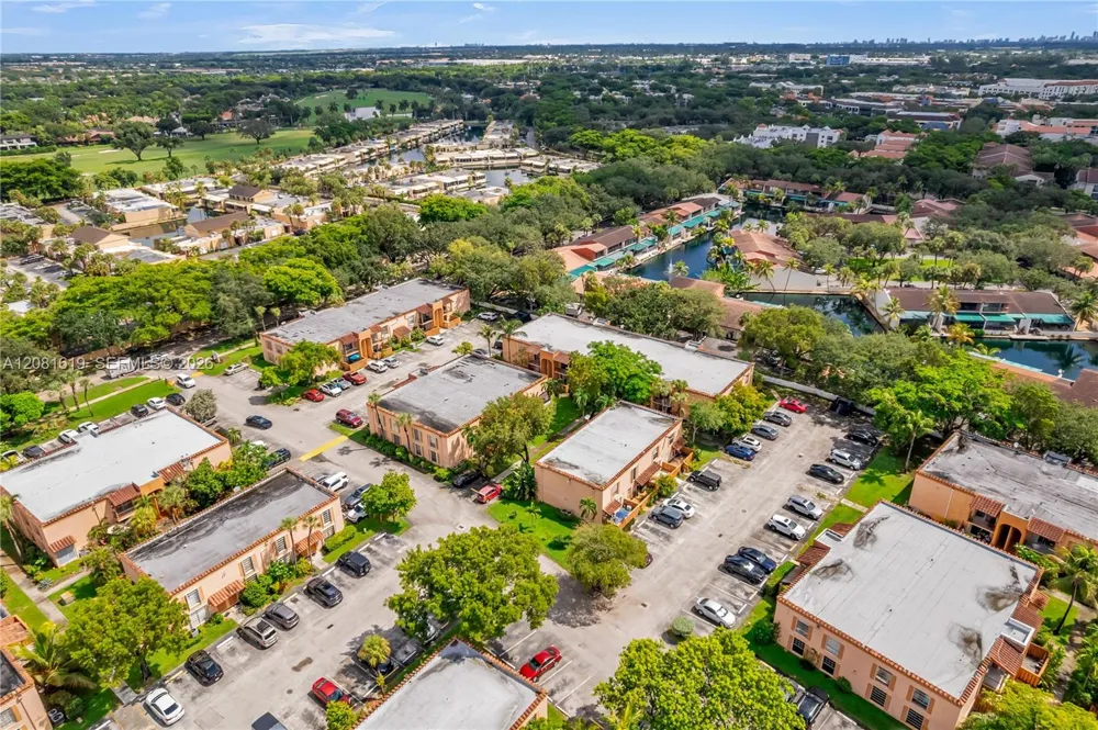 7110 Fairway Dr #L12 Miami Lakes, FL 33014