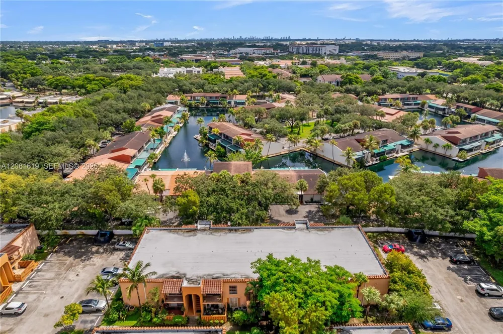 7110 Fairway Dr #L12 Miami Lakes, FL 33014