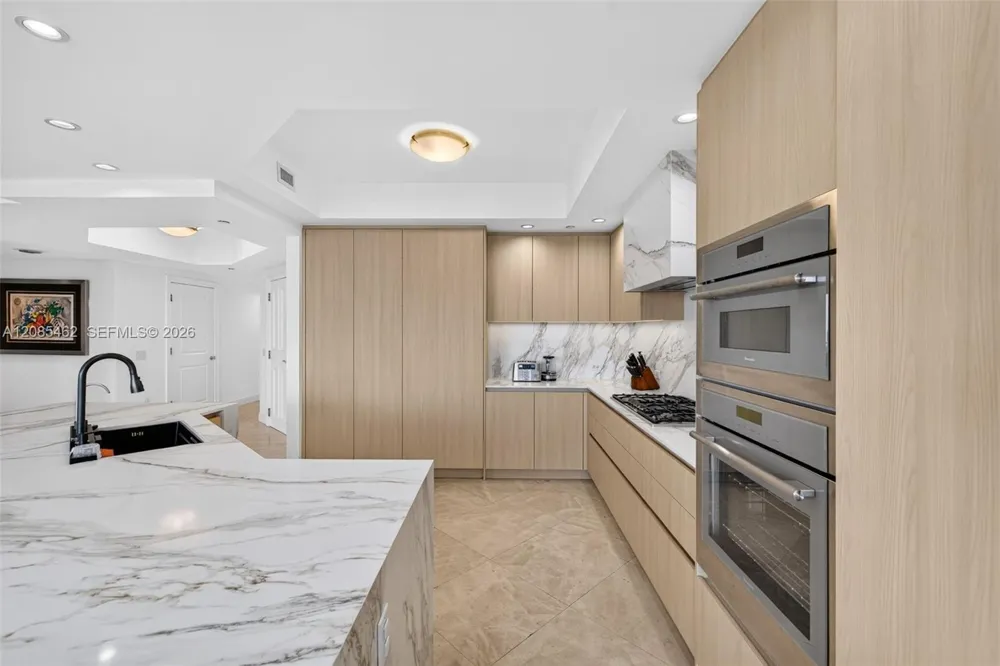6000 Island Blvd #2104 Aventura, FL 33160