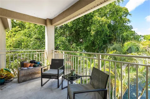 1825 Palm Cove Blvd #7-303