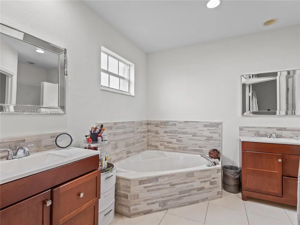 4401 NW 113th Ct Doral, FL 33178