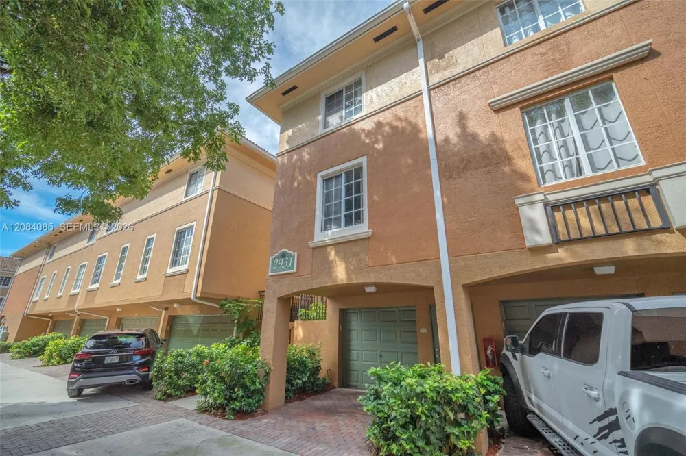 2931 NE 185th St #1101 Aventura, FL 33180