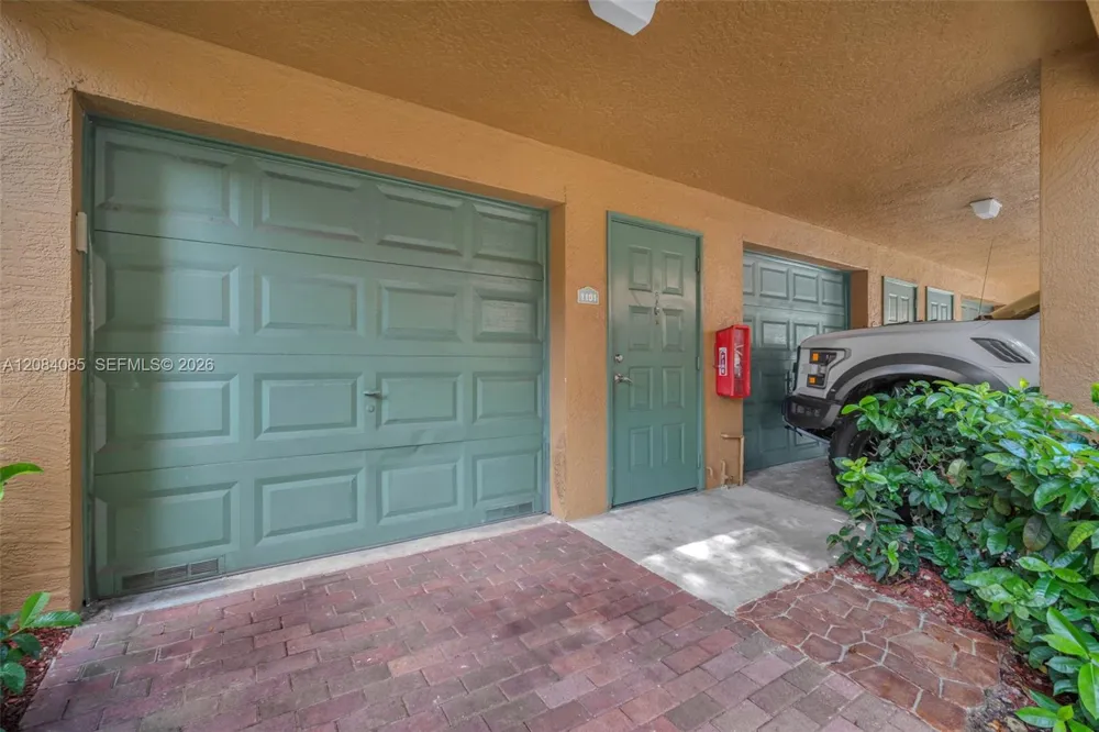 2931 NE 185th St #1101 Aventura, FL 33180
