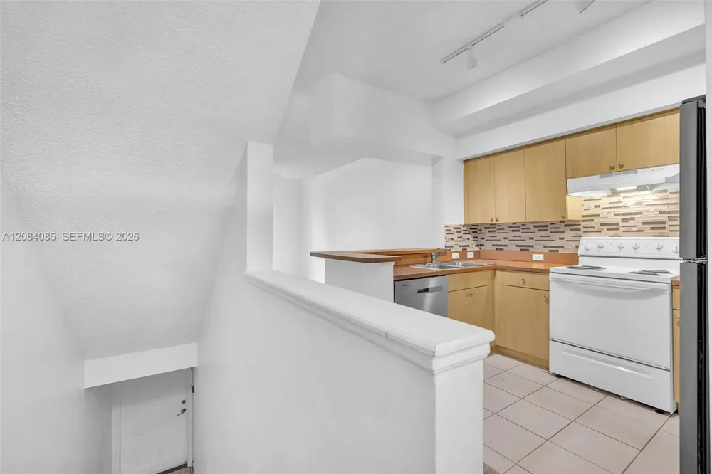 2931 NE 185th St #1101 Aventura, FL 33180