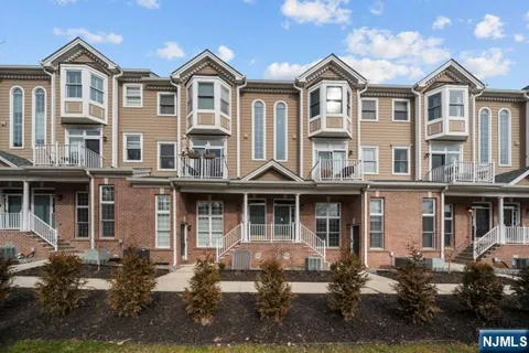 397 Kingston Court