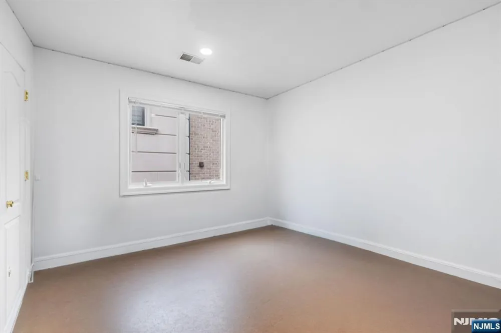 36 W Central Boulevard A Palisades Park, NJ 07650