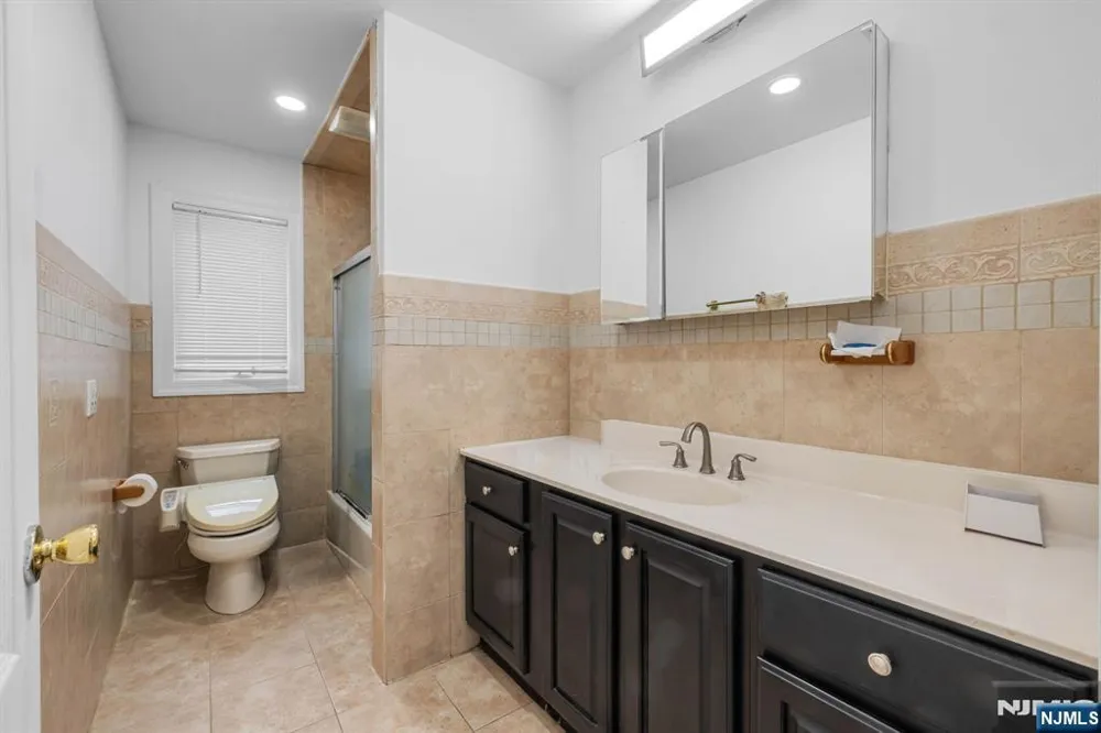 36 W Central Boulevard A Palisades Park, NJ 07650