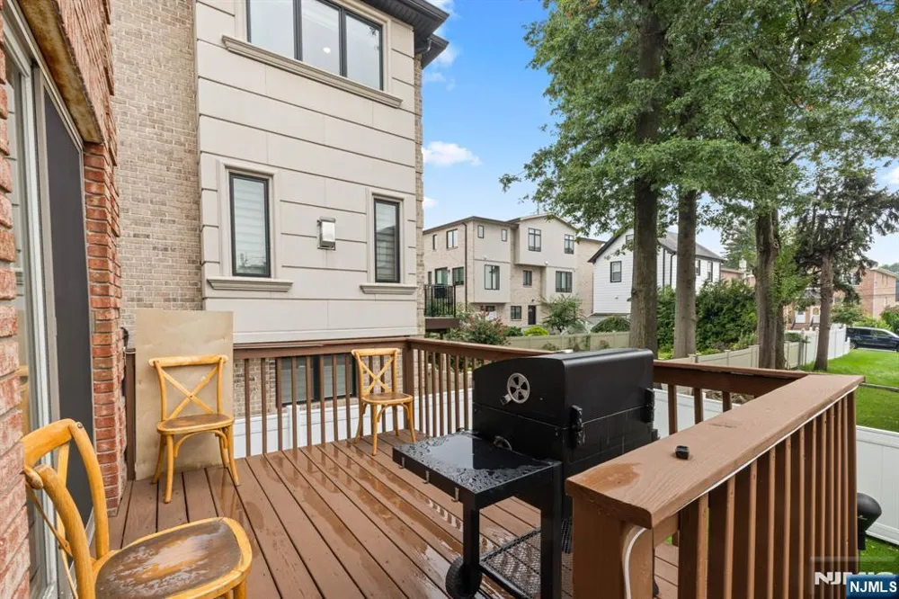 36 W Central Boulevard A Palisades Park, NJ 07650