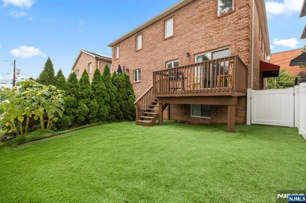 36 W Central Boulevard A Palisades Park, NJ 07650