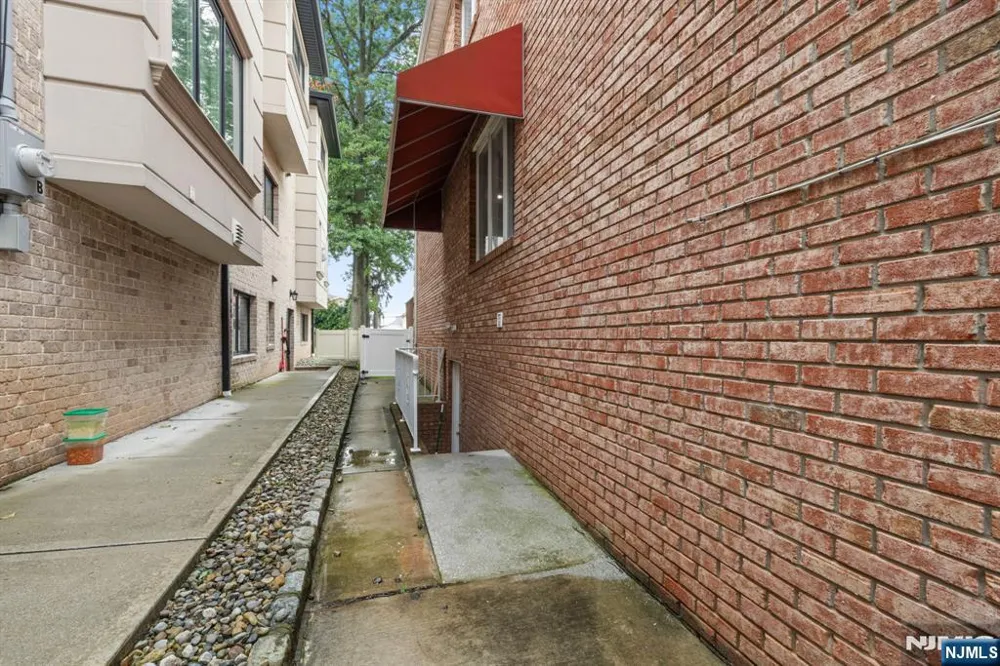 36 W Central Boulevard A Palisades Park, NJ 07650