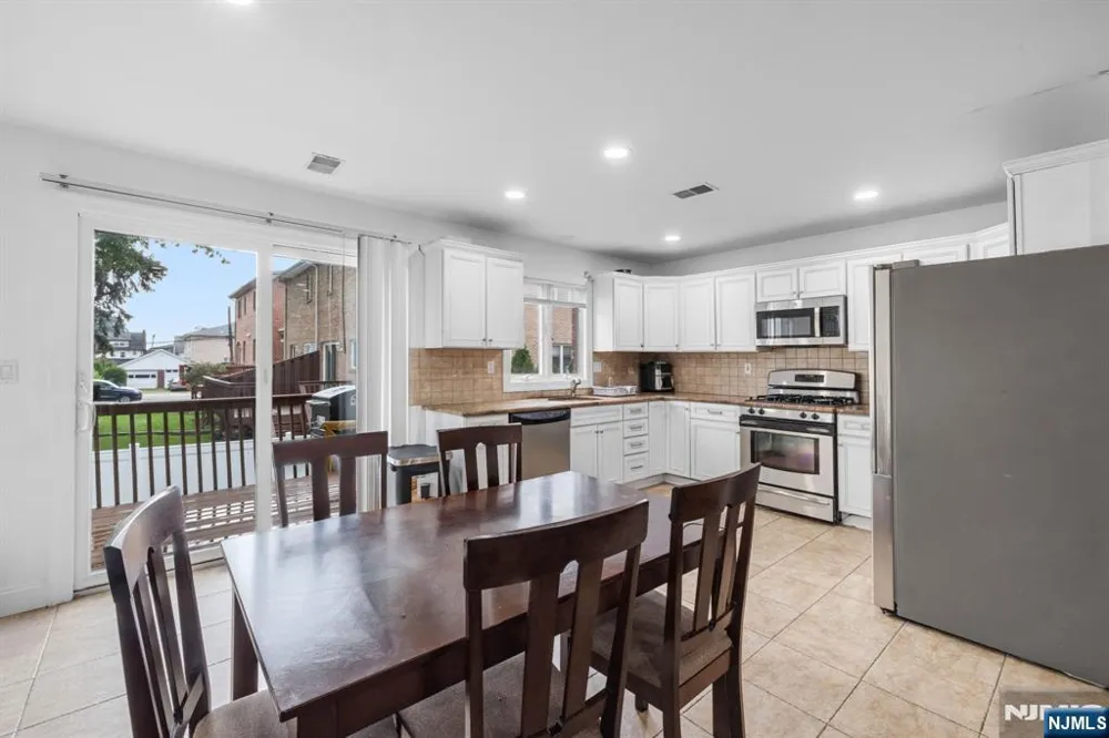 36 W Central Boulevard A Palisades Park, NJ 07650