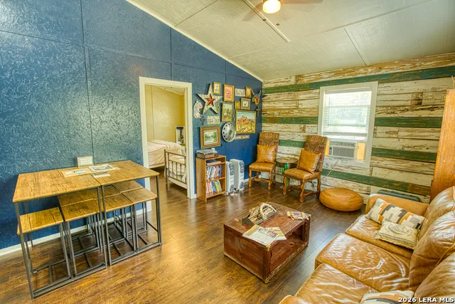 28213 US HIGHWAY 83 Concan, TX 78838