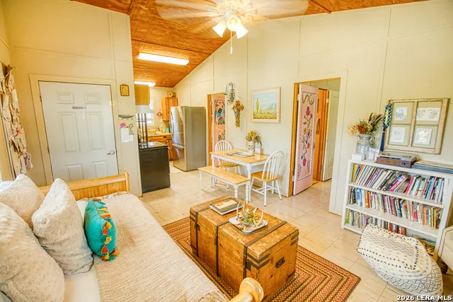 28213 US HIGHWAY 83 Concan, TX 78838