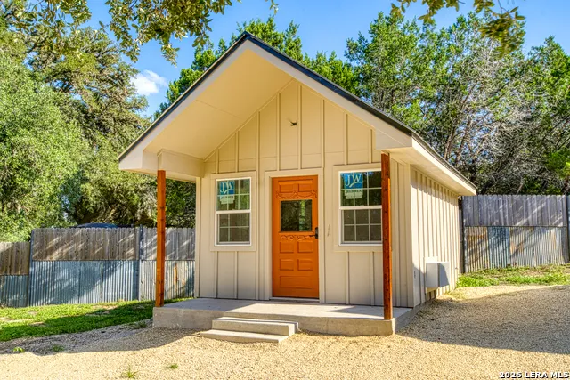 28213 US HIGHWAY 83 Concan, TX 78838