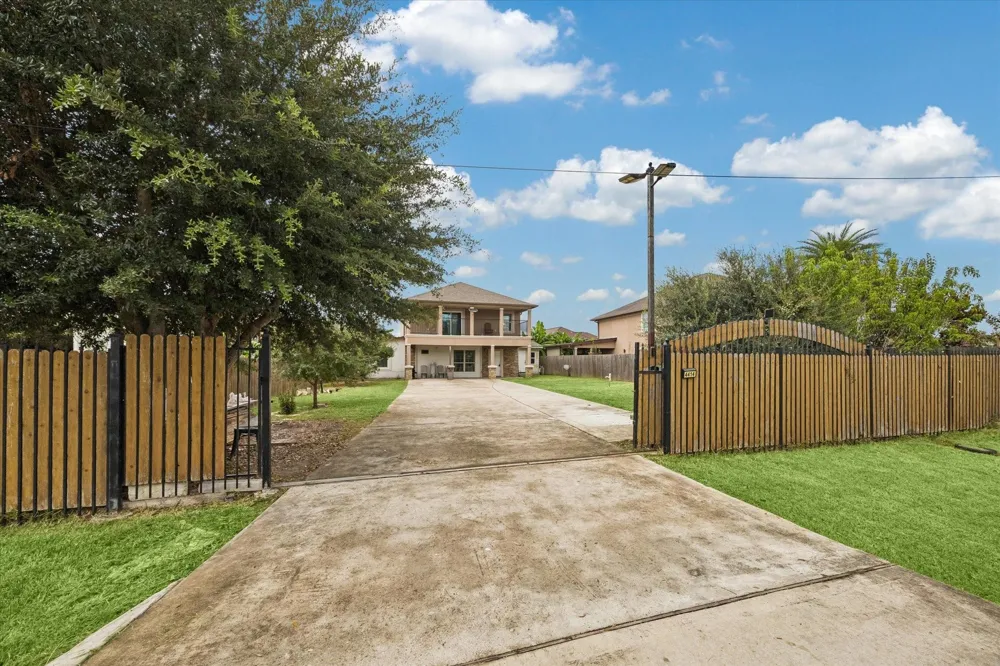 4414 Ivy Lane Fresno, TX 77545
