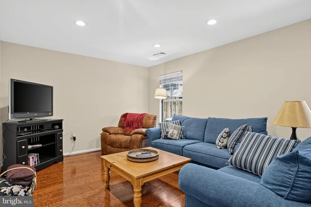 46701 CORKWING SQUARE Sterling, VA 20164