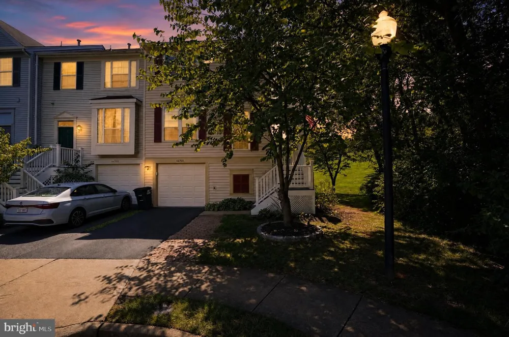 46701 CORKWING SQUARE Sterling, VA 20164