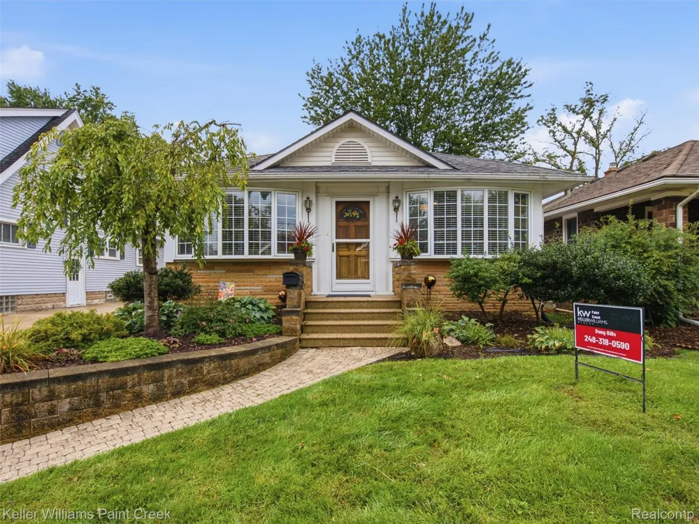 421 Castell Avenue Rochester City, MI 48307