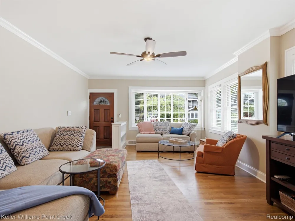 421 Castell Avenue Rochester City, MI 48307