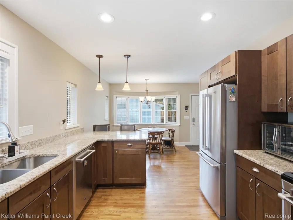 421 Castell Avenue Rochester City, MI 48307