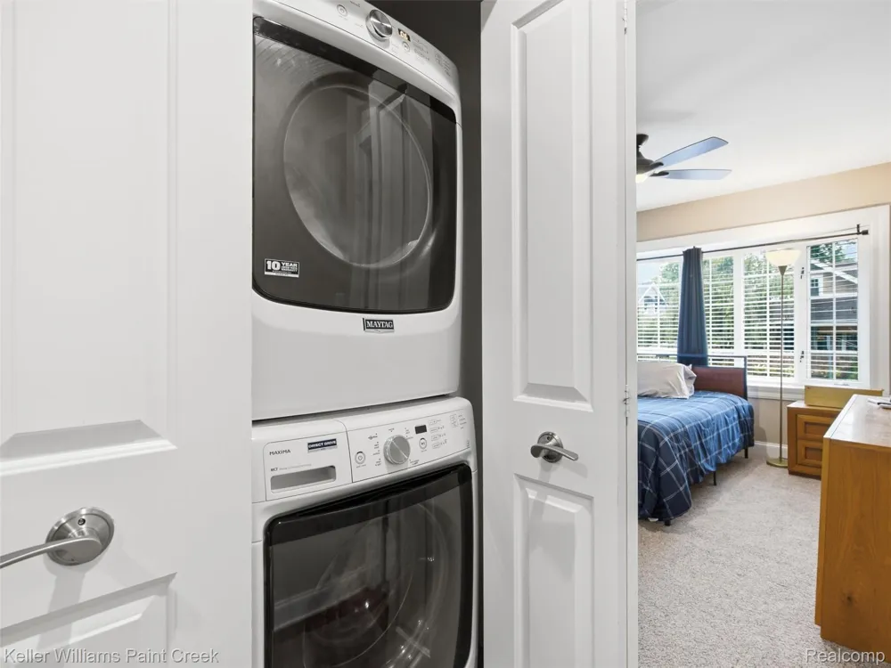 421 Castell Avenue Rochester City, MI 48307