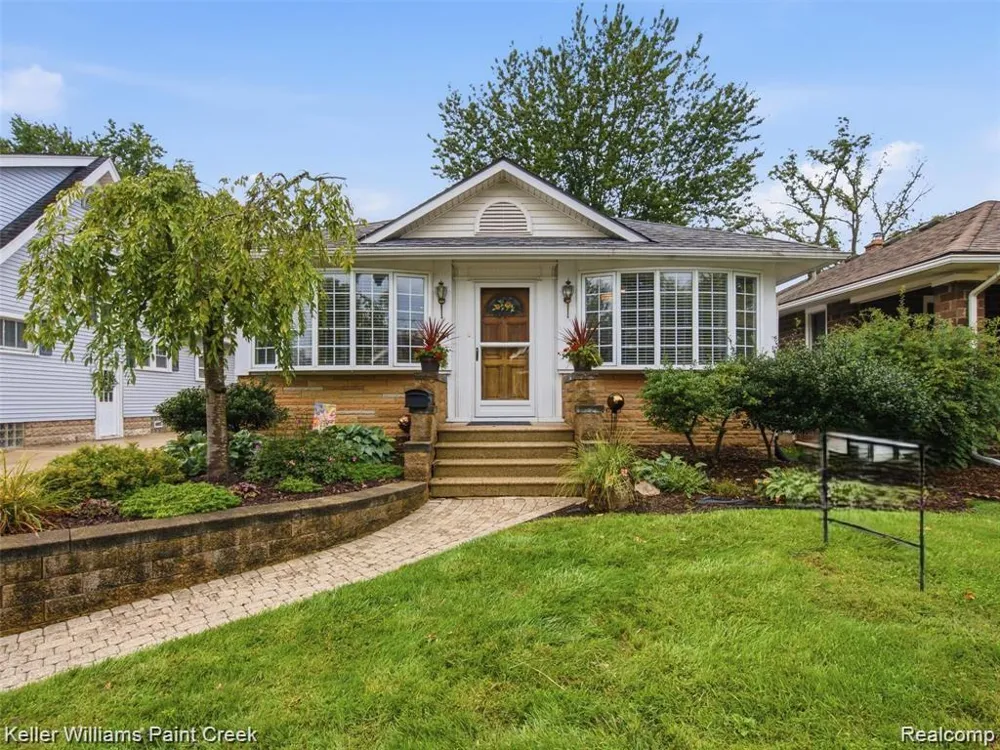 421 Castell Avenue Rochester City, MI 48307