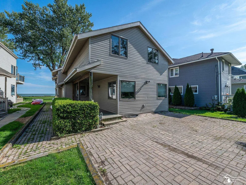 3360 Lakeshore Drive Frenchtown Township, MI 48162