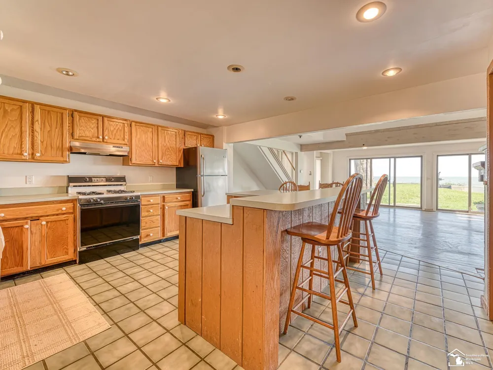 3360 Lakeshore Drive Frenchtown Township, MI 48162