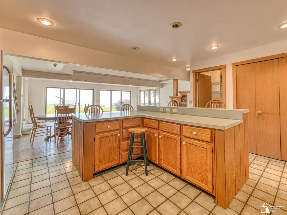 3360 Lakeshore Drive Frenchtown Township, MI 48162
