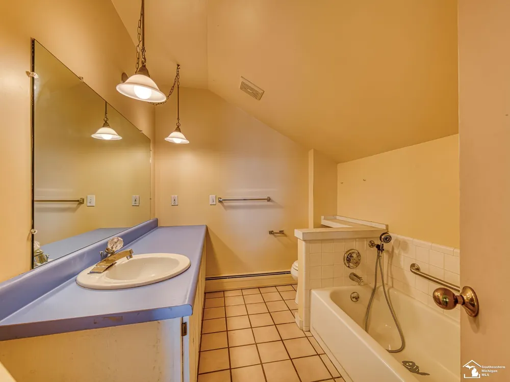 3360 Lakeshore Drive Frenchtown Township, MI 48162