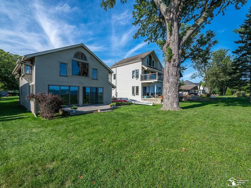 3360 Lakeshore Drive Frenchtown Township, MI 48162