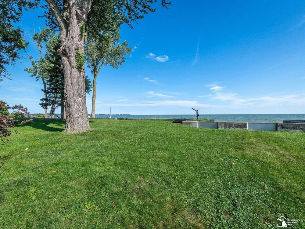 3360 Lakeshore Drive Frenchtown Township, MI 48162