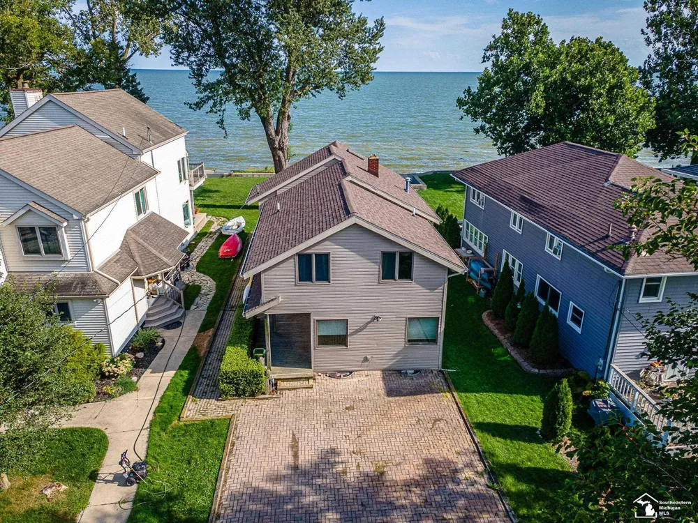 3360 Lakeshore Drive Frenchtown Township, MI 48162