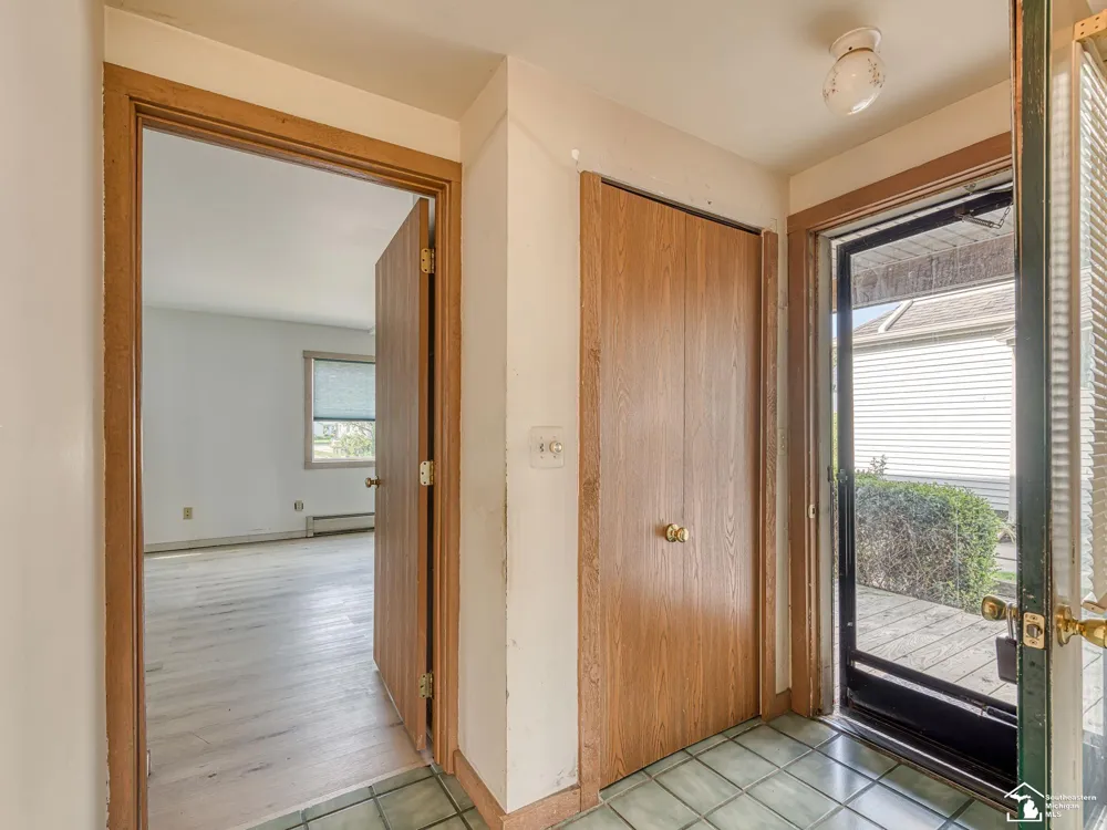 3360 Lakeshore Drive Frenchtown Township, MI 48162