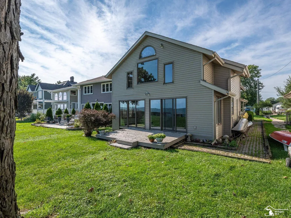 3360 Lakeshore Drive Frenchtown Township, MI 48162